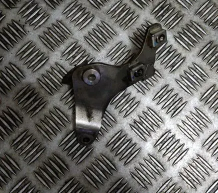 Mercedes-Benz E W213 Engine mounting bracket