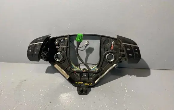 Volvo V70 Steering wheel 30723418 28082007