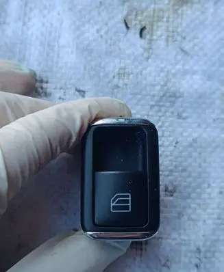 Mercedes-Benz C W204 Electric window control switch A2048707358