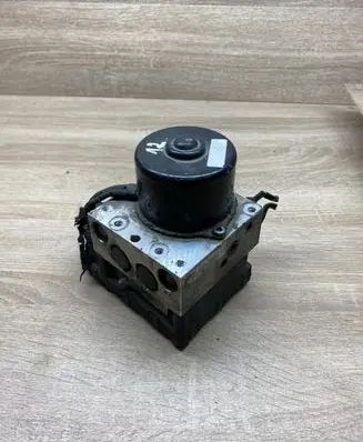 Volkswagen Golf IV ABS Pump 1J0907379D 1J0614117B