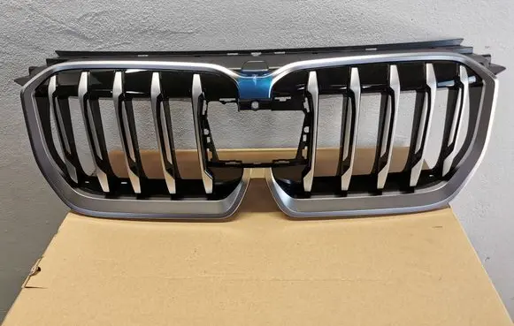 BMW X1 U11 Front grill 9880301DANEK 9880301