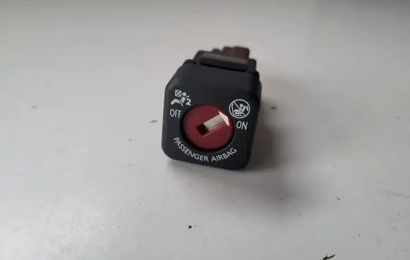 Opel Crossland X Passenger airbag on/off switch 95835T02