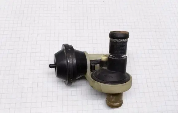 Audi A6 S6 C4 4A Coolant heater control valve 4A0819809