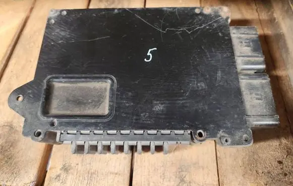 Chrysler Voyager Engine control unit/module P04727191