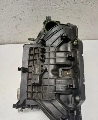 Volkswagen PASSAT B8 Intake manifold 03C129711AD 03C145749B