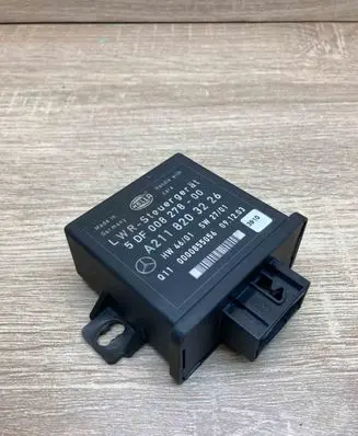 Mercedes-Benz E W211 Light module LCM A2118203226 5DF00827800