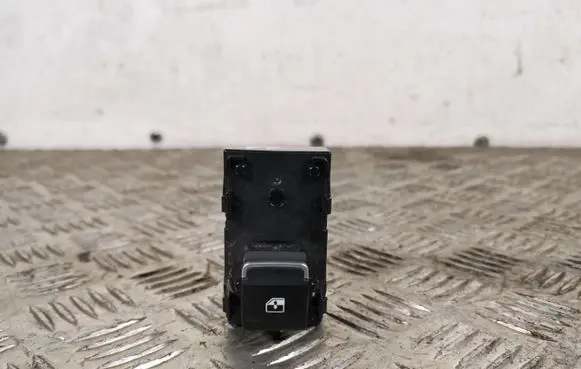 Hyundai Santa Fe Electric window control switch 93576S1110