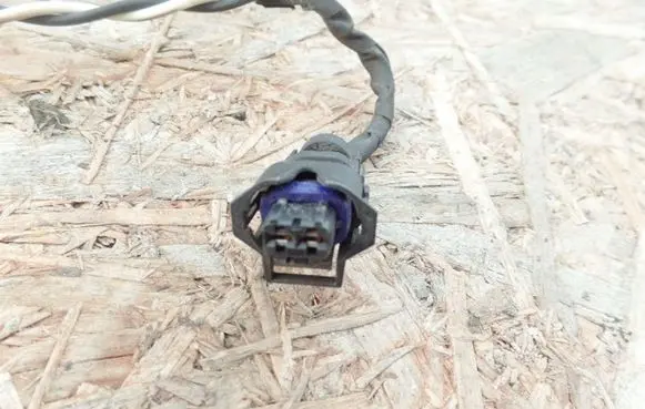 Hyundai i30 Fuel injector wires 912052L130