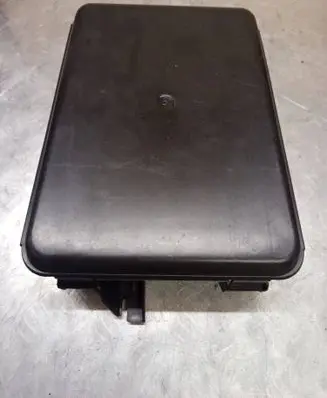 Volkswagen PASSAT B5 Other exterior part 8D0927355A