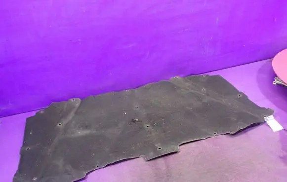 Mitsubishi Carisma Engine bonnet/hood sound/heat insulation 