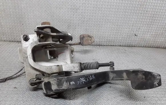 Mercedes-Benz Sprinter W901 W902 W903 W904 Pedal assembly 9012900419