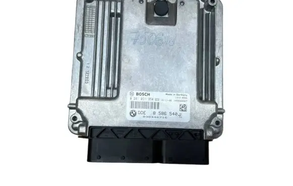 BMW 5 F10 F11 Engine control unit/module 8586540 0281031950 030446716