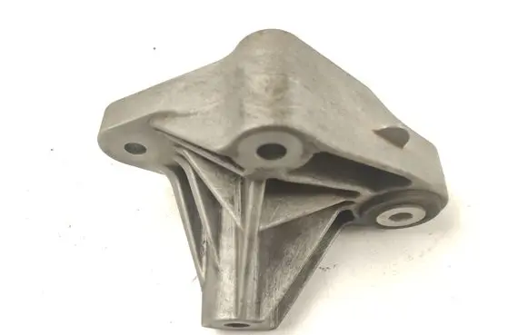 Volvo V40 Cross country Engine mounting bracket 30758027 PA326E33