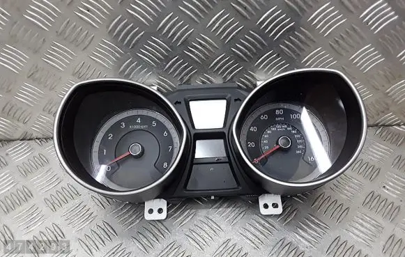 Hyundai i30 Speedometer (instrument cluster) 94003a6273