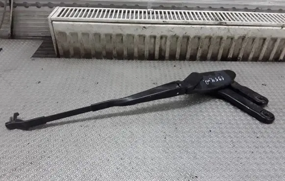 Mercedes-Benz S W220 Front wiper blade arm