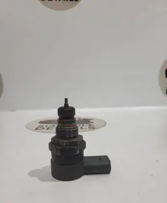 Audi A6 S6 C6 4F Fuel pressure sensor 057130764B 20777645 0281002665