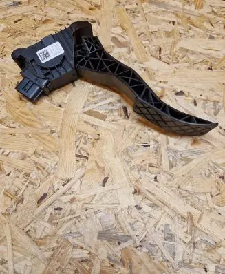 Skoda Superb B8 (3V) Accelerator throttle pedal 5Q1723503H 6PV01062111
