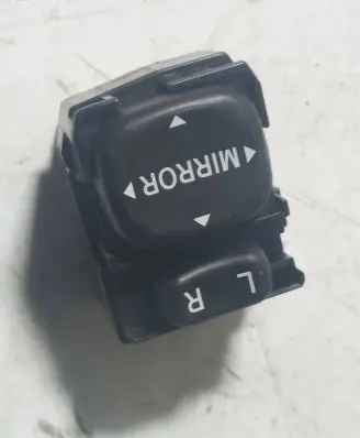Lexus IS 220D-250-350 Wing mirror switch 183574