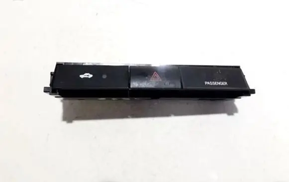 Toyota Corolla Verso AR10 Hazard light switch 153965