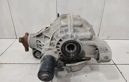 Porsche Panamera (970) Rear differential/diff mount bracket 97035002151