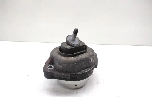BMW X5 E53 Engine mount bracket 6758444