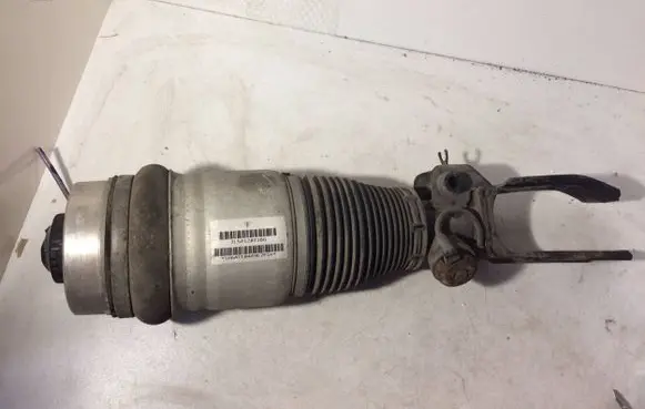 Porsche Cayenne (9PA) Front shock absorber/damper 7L5412021BG 166ATE044EE711Y