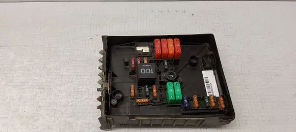 Volkswagen Golf V Fuse module 1K0937125 3835456020101 3C0971249