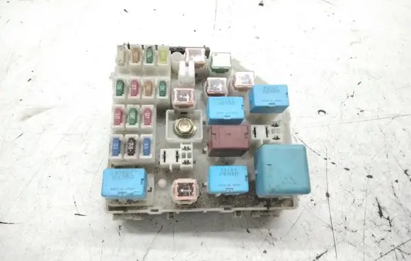 Toyota RAV 4 (XA20) Fuse box set