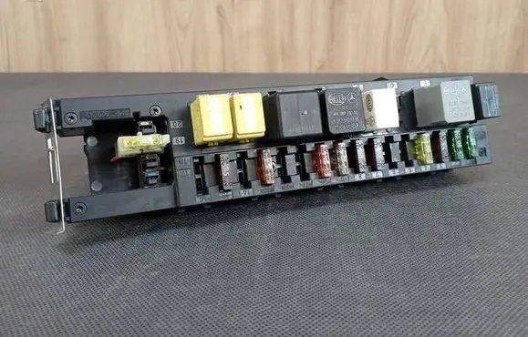 Mercedes-Benz CLK A209 C209 Central body control module A2095451701 2095451701