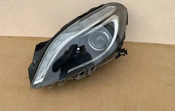 Mercedes-Benz B W246 W242 Headlight/headlamp A2468200761