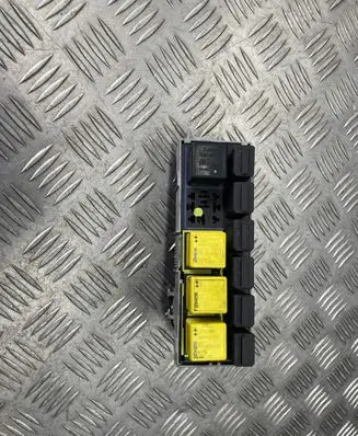 Opel Meriva A Fuse module PA6GB20