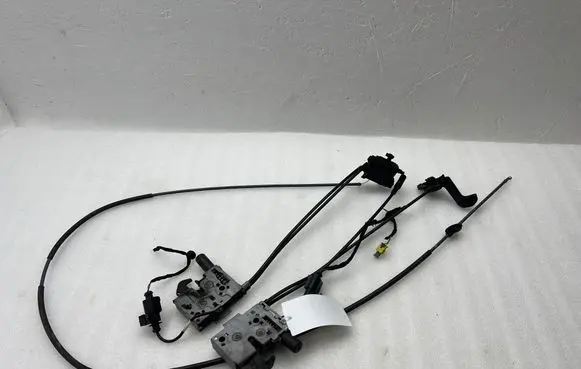 Engine bonnet/hood lock/catch