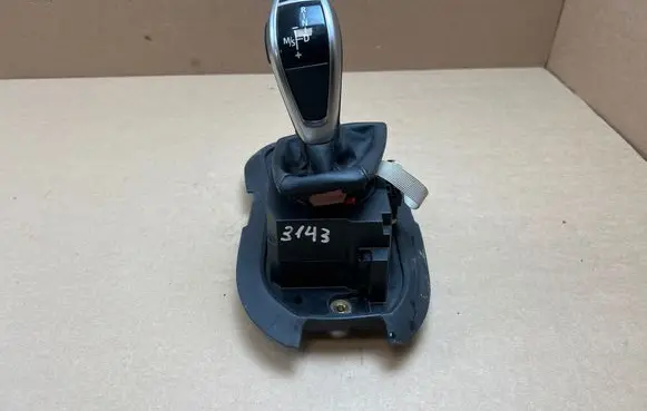 BMW X1 E84 Gear shifter/selector 9260295