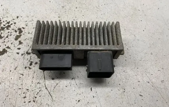 Nissan Juke I F15 Glow plug pre-heat relay 8200558438A