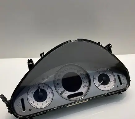 Speedometer (instrument cluster)