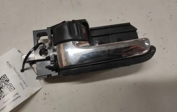 Toyota Avensis T250 Front door interior handle 50594A1
