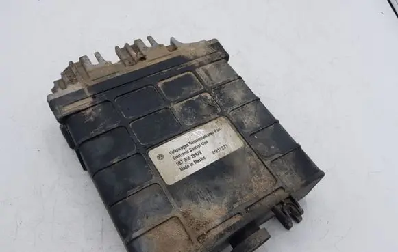 Volkswagen Golf III Engine control unit/module 037906259JX