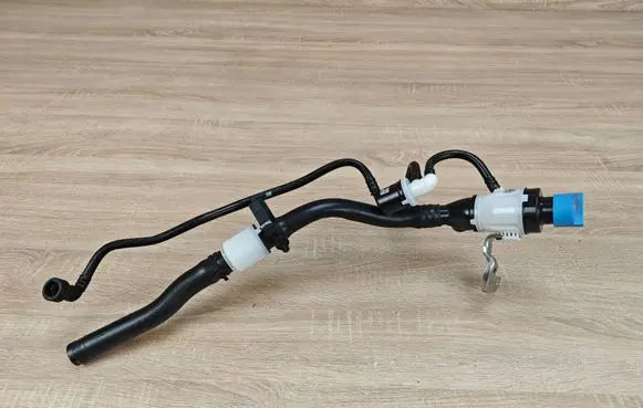 BMW X4 G02 AdBlue liquid reservoir 7390672