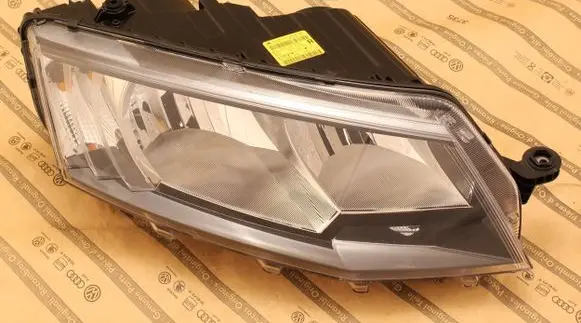 Skoda Octavia Mk3 (5E) Headlight/headlamp 5G1941016