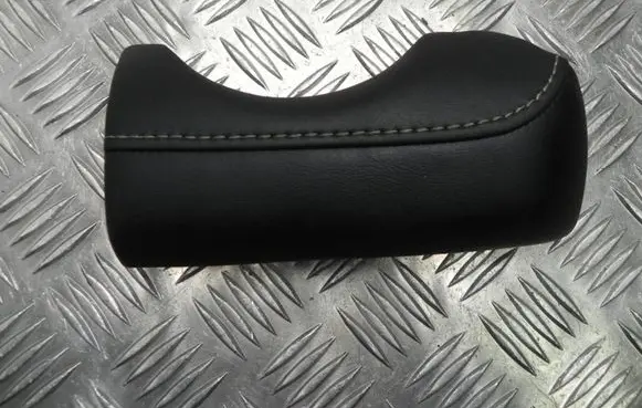 Radio/GPS head unit trim