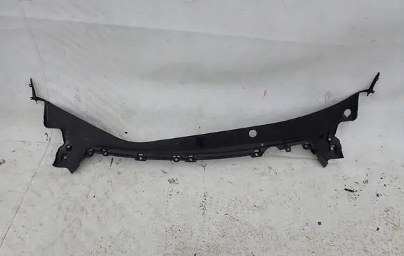 Tesla Model 3 Wiper trim 165483500