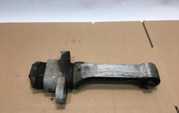 Hyundai Tucson TL Gearbox mounting bracket 