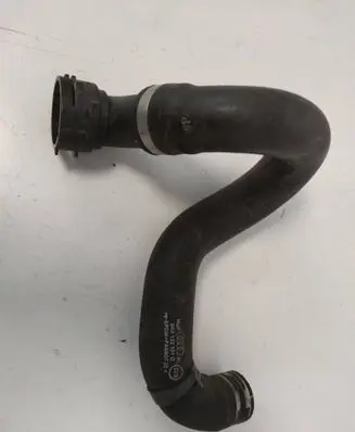 Audi Q5 SQ5 Engine coolant pipe/hose 8R0122101Q