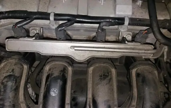 Mazda 2 Fuel main line pipe