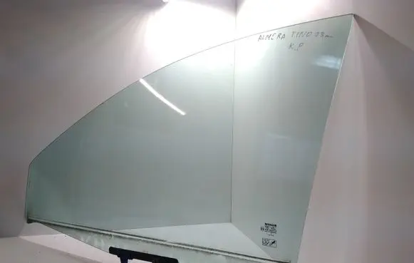 Nissan Almera Tino Front door window glass four-door