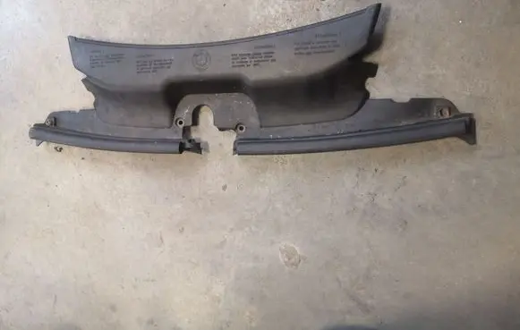 BMW X3 E83 Other engine bay part 3402286