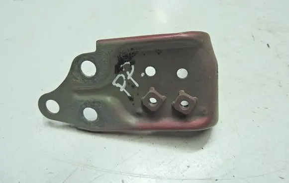 Toyota Verso Fender mounting bracket