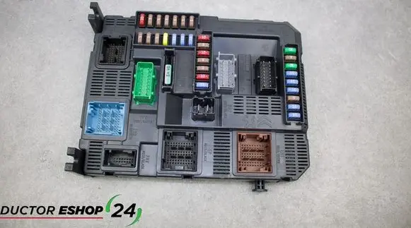 Peugeot 2008 I Fuse module 9807532080