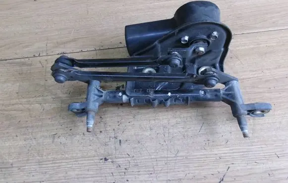 Volkswagen Fox Front wiper linkage and motor 5Z0955133C