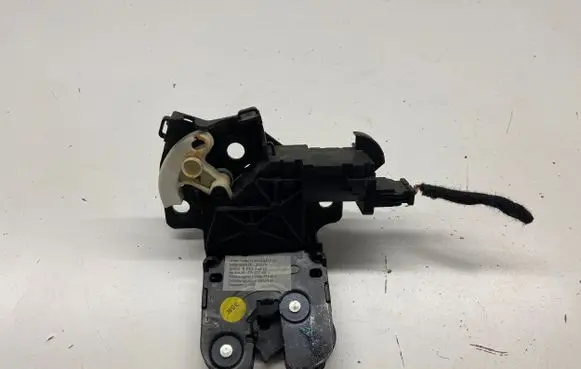 Audi A4 S4 B7 8E 8H Tailgate/trunk/boot lock/catch/latch 8P4827505A 262110 01020555002